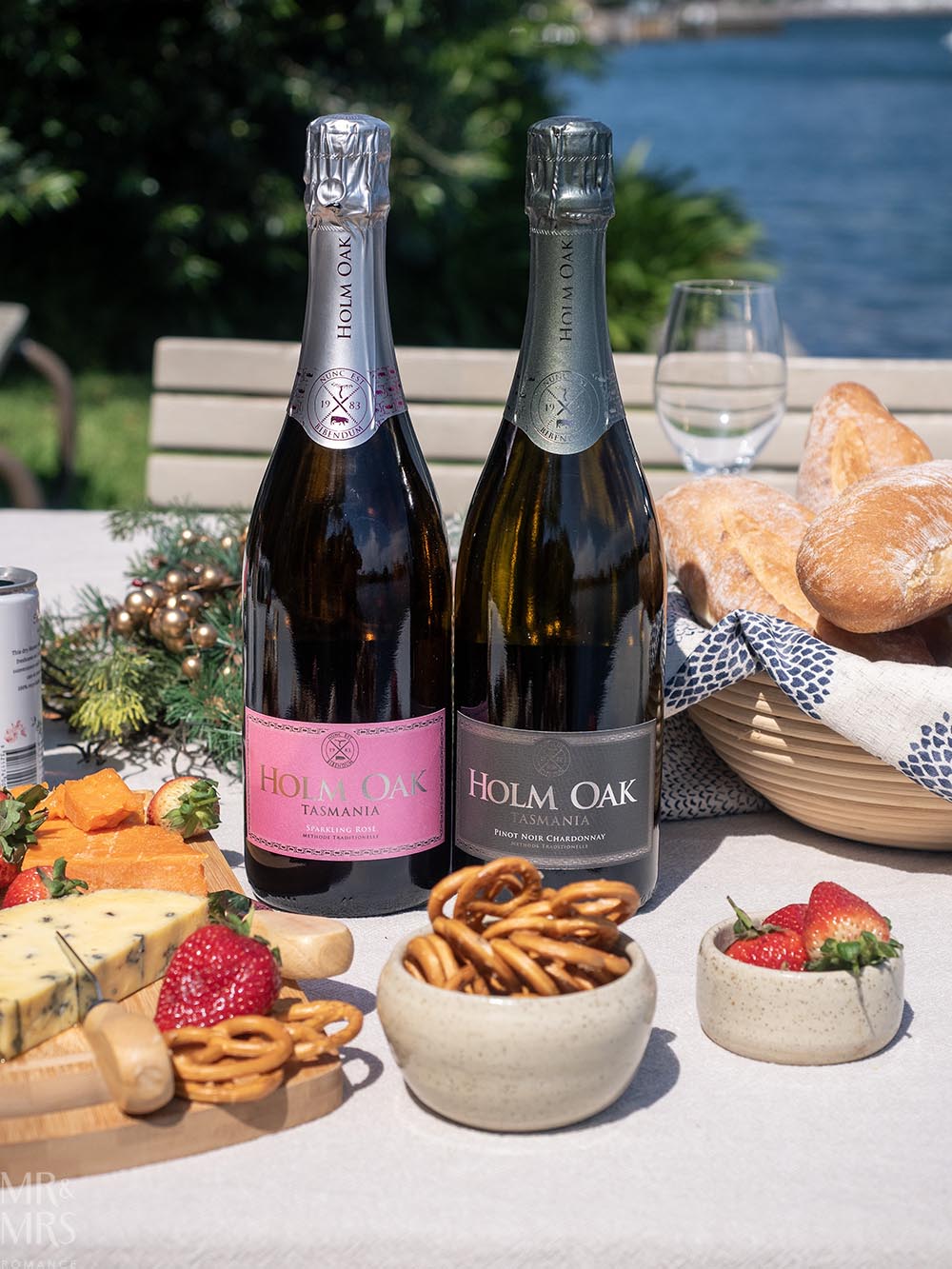 Hint Magazine gift guide 2025 - Christmas drinks gifts - Holm Oak Sparkling White and Sparkling Rosé