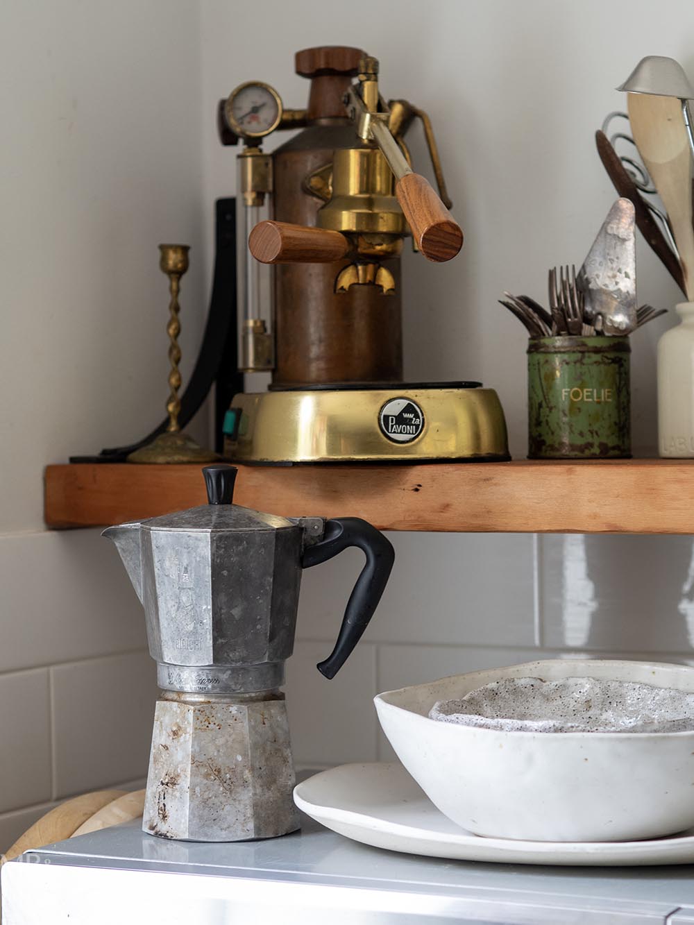 Simpson Cottage Review - coffee-making facilities in kitchen