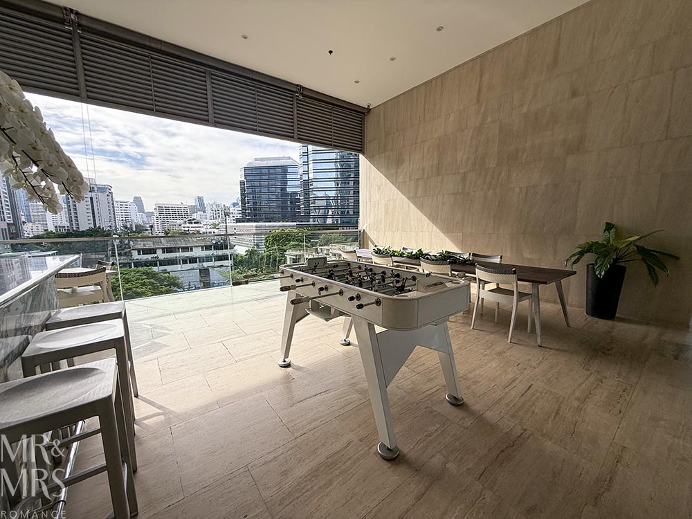 Oriental Residence Bangkok Hotel - Play Deck rooftop bar